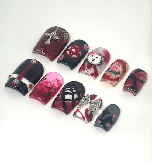 Goth/horror nails
